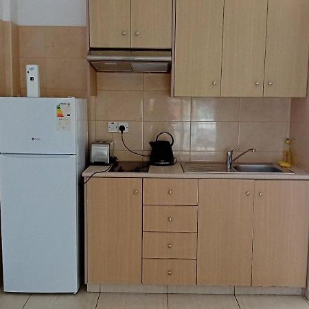Napa Charles Apts Айя Напа Екстериор снимка