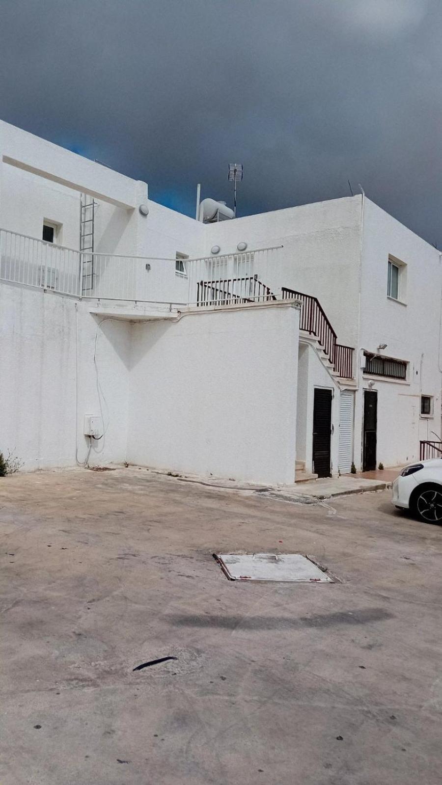 Napa Charles Apts Айя Напа Екстериор снимка
